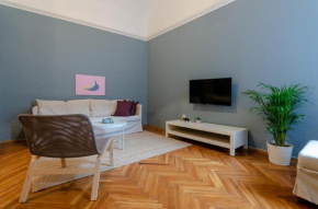 Lovely Apartment Next to Synagogue.
